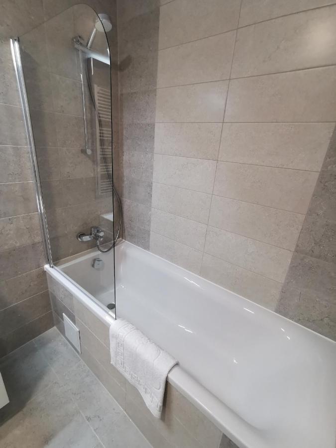 Kronbed Apartments Braşov Extérieur photo